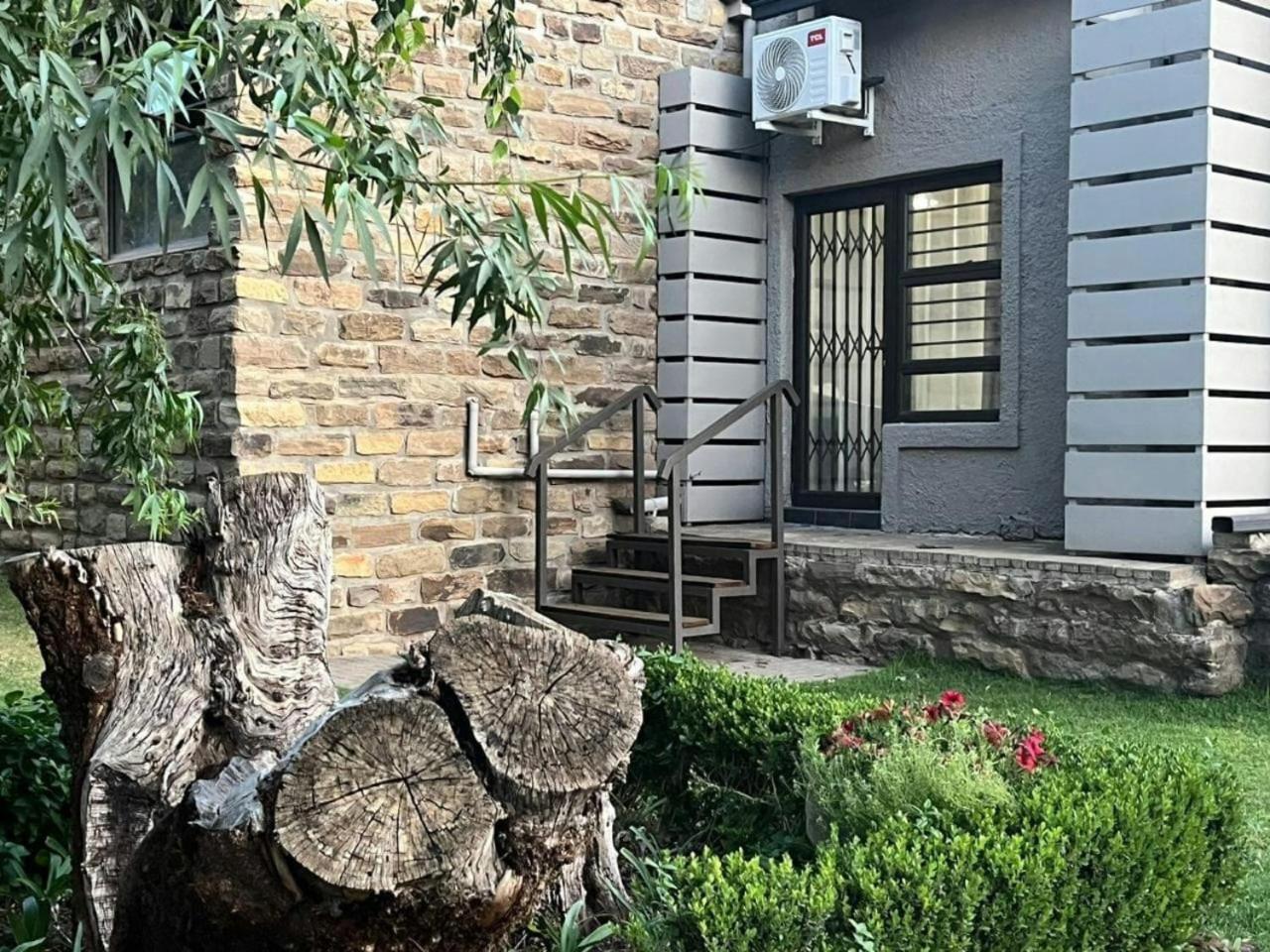 A Little Guesthouse Bloemfontein Luaran gambar