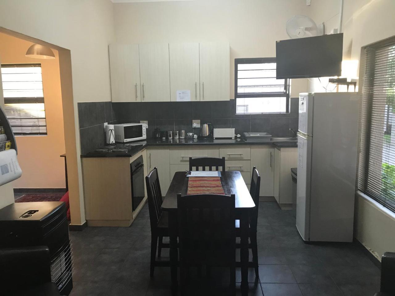 A Little Guesthouse Bloemfontein Luaran gambar